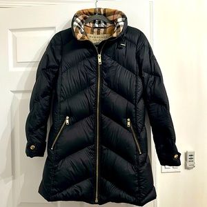Burberry Puffer Coat 🖤🧡💛
